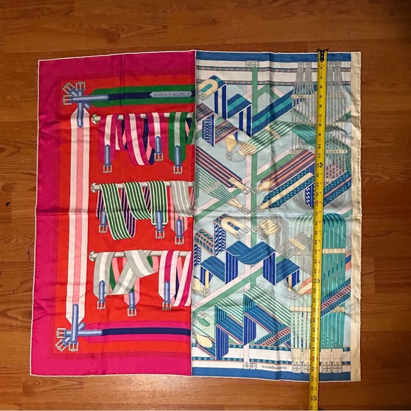 Hermès Double Sangle 90 cm Silk Scarf Designed by Virginie Jamin & Joachim Metz - Picture 8 of 10